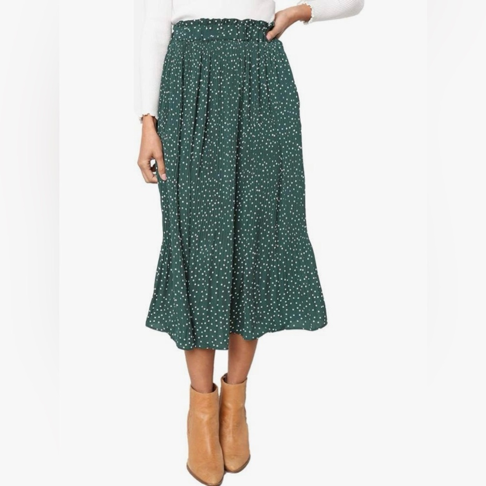 NEW WITH TAGS Women’s High Waist Polka Dot Pleated Skirt